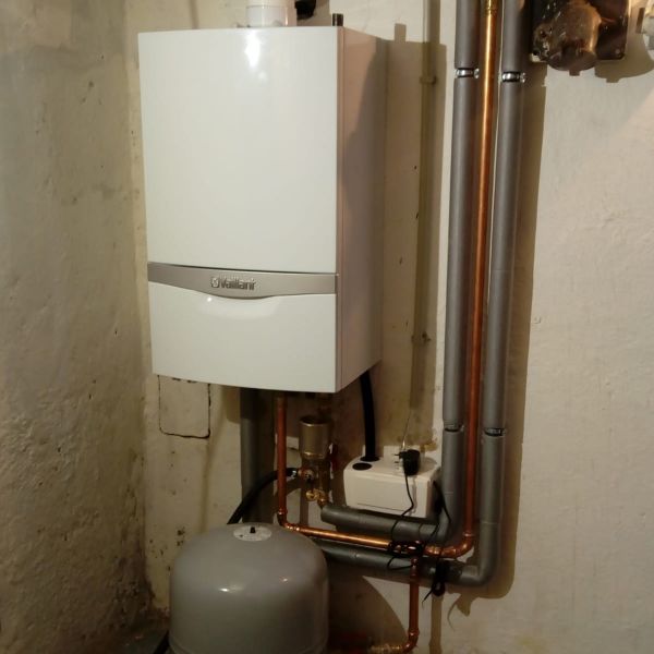 Výměna stacionárního kotle Viadrus za kondenzační Vaillant