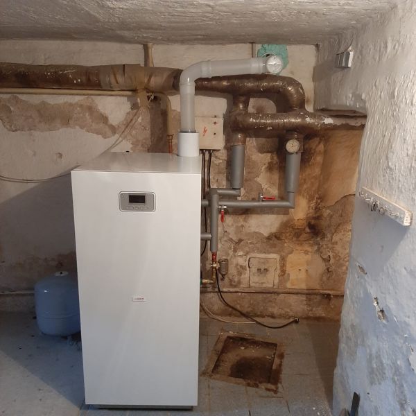 Výměna 25letého kotle Destila za kondenzační kotel PROTHERM