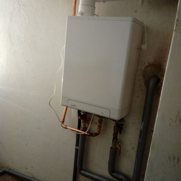 Destila nahrazena holandským kotlem INTERGAS